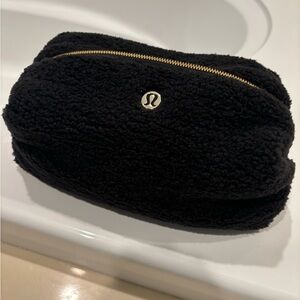 Lululemon Feeling Ready makeup bag